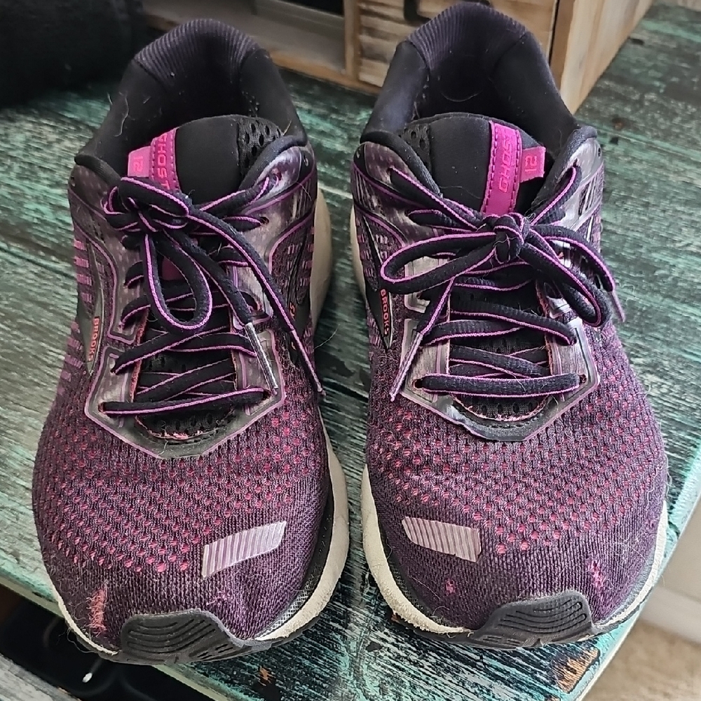 Women's Brooks Ghost 12 Black And Pink Athletic Shoes WIDE